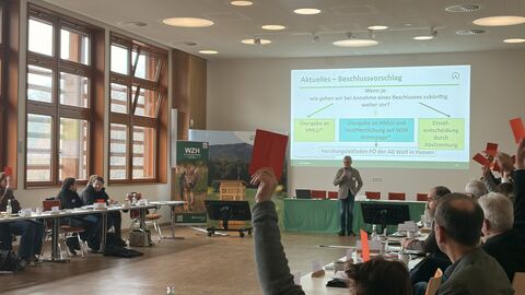 Zu sehen ist die Sitzung der AG Wolf in Hessen